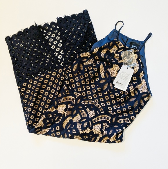 Bardot Mila Lace Halter Open Back Elegant Dress - Picture 7 of 7